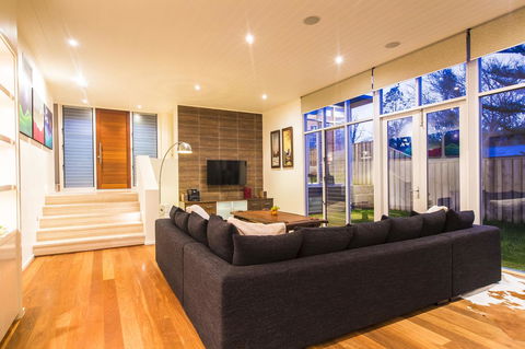 Arthouse - Accommodation Gladstone 3