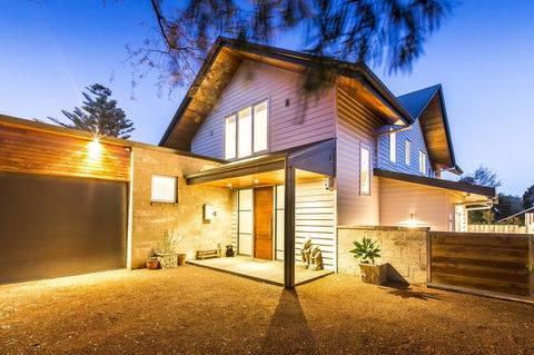 Arthouse - Accommodation Gladstone 26