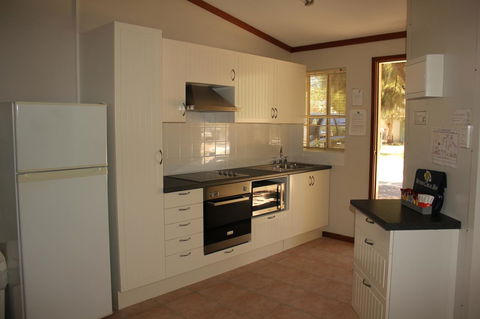 Ningaloo Coral Bay â€“ Bayview - Accommodation Gladstone 0