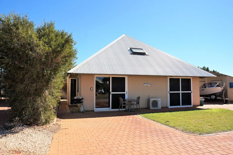 Osprey Holiday Village Unit 203 1 Bedroom - Accommodation Gladstone 11