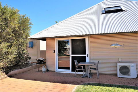 Osprey Holiday Village Unit 203 1 Bedroom - Accommodation Gladstone 1