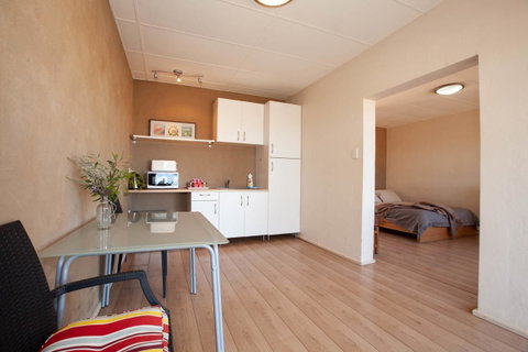 EUCLA MOTOR HOTEL - Accommodation Gladstone 14