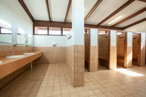 EUCLA MOTOR HOTEL - Accommodation Gladstone 8