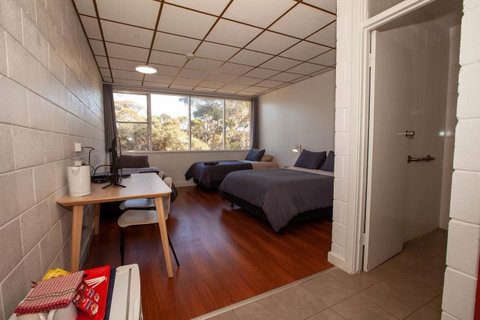 EUCLA MOTOR HOTEL - Accommodation Gladstone 4
