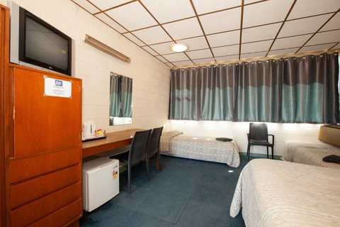 EUCLA MOTOR HOTEL - Accommodation Gladstone 18