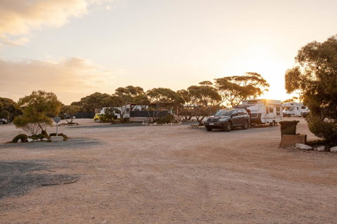 EUCLA MOTOR HOTEL - Accommodation Gladstone 28