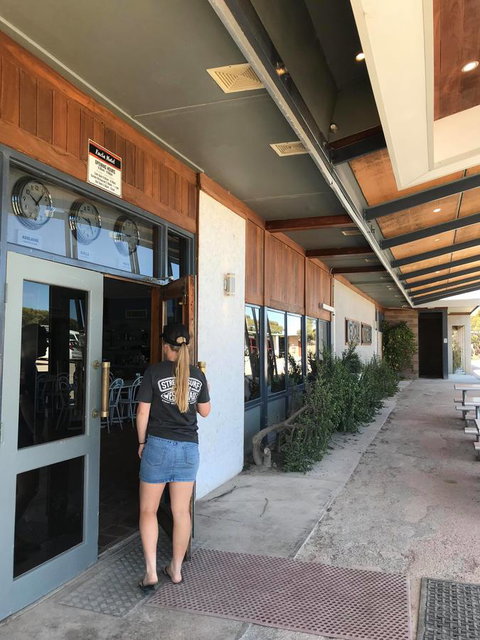 EUCLA MOTOR HOTEL - Accommodation Gladstone 35
