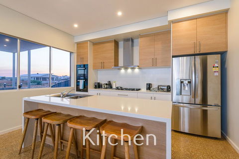 32 Corella Court - Accommodation Gladstone 4