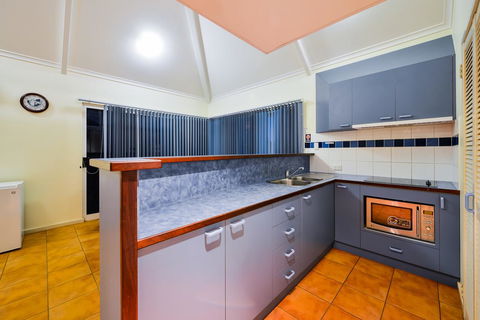Osprey Holiday Village Unit 119 - Accommodation Gladstone 5
