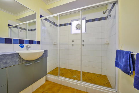 Osprey Holiday Village Unit 119 - Accommodation Gladstone 10