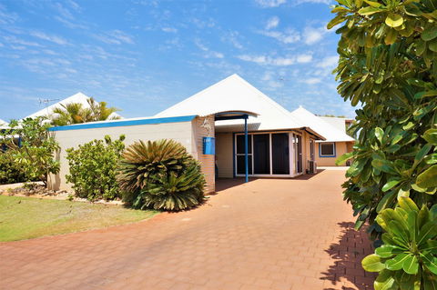 Osprey Holiday Village Unit 119 - Accommodation Gladstone 0