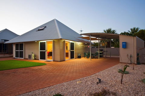 Osprey Holiday Village Unit 103 2 Bedroom - Accommodation Gladstone 10