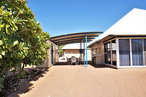 Osprey Holiday Village Unit 120 - Plenty Of Room For A Large Family - Accommodation Gladstone 17