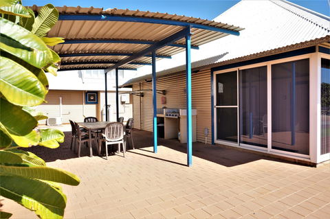 Osprey Holiday Village Unit 120 - Plenty Of Room For A Large Family - Accommodation Gladstone 16