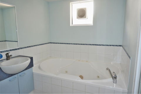 Osprey Holiday Village Unit 120 - Plenty Of Room For A Large Family - Accommodation Gladstone 13