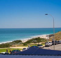 Cottesloe Blue Apartment - Accommodation Gladstone