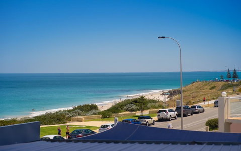 Cottesloe Blue Apartment - Executive Escapes - Accommodation Gladstone 0