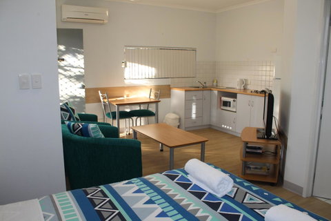 Mandurah Ocean Marina Chalets - Accommodation Gladstone 1