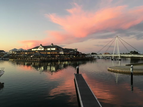 Mandurah Ocean Marina Chalets - Accommodation Gladstone 3