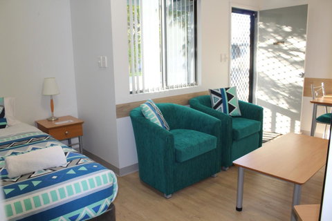 Mandurah Ocean Marina Chalets - Accommodation Gladstone 33