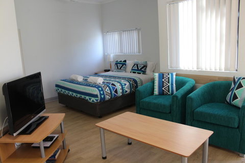 Mandurah Ocean Marina Chalets - Accommodation Gladstone 9
