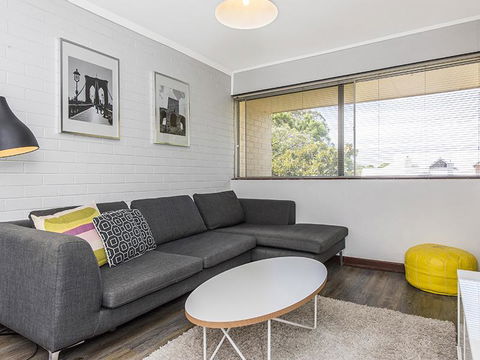 Rosalie 34 - Accommodation Gladstone 0