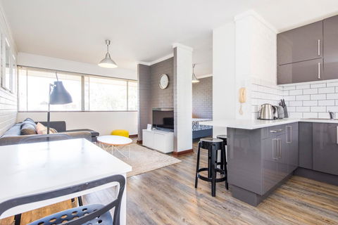 Rosalie 34 - Accommodation Gladstone 1