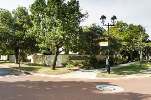 Rosalie 34 - Accommodation Gladstone 11