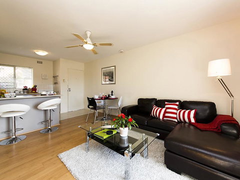 Style In Subiaco - Accommodation Gladstone 2