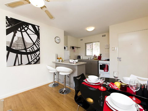 Style In Subiaco - Accommodation Gladstone 3