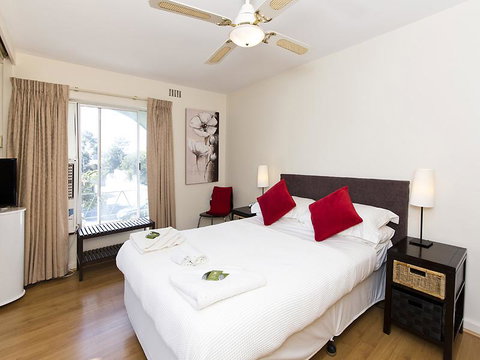 Style In Subiaco - Accommodation Gladstone 10