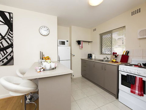 Style In Subiaco - Accommodation Gladstone 4