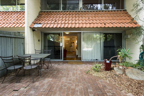 Rosalie 13 - Accommodation Gladstone 14