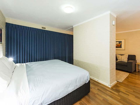 Rosalie 13 - Accommodation Gladstone 11