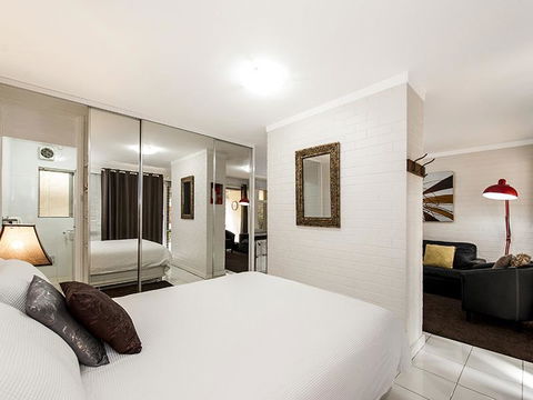 Rosalie 02 - Accommodation Gladstone 11