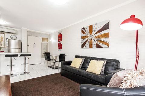 Rosalie 02 - Accommodation Gladstone 9