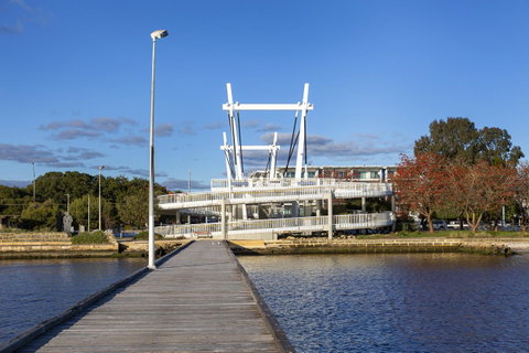 Como Executive Apartment - Accommodation Gladstone 25