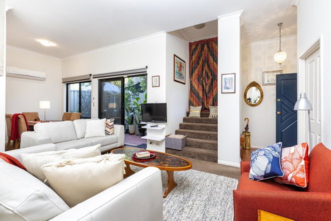 Como Executive Apartment - Accommodation Gladstone 9