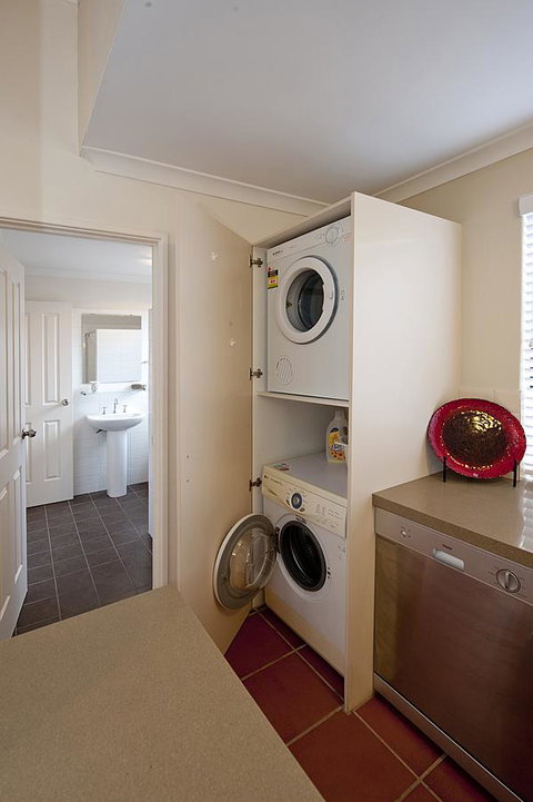 Como Executive Apartment - Accommodation Gladstone 14