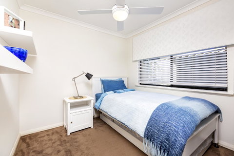 Como Executive Apartment - Accommodation Gladstone 12