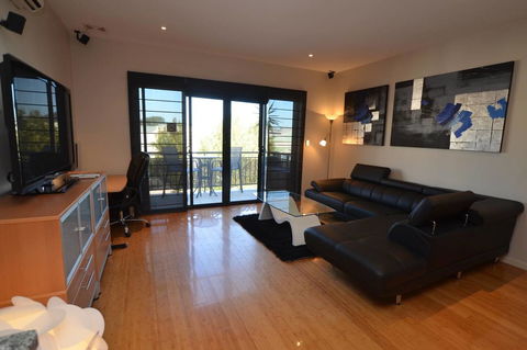 The Arcadia Apartment - Accommodation Gladstone 3