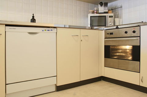 WESTEND CBD PERTH-ULTIMATE LOCATION - Accommodation Gladstone 11