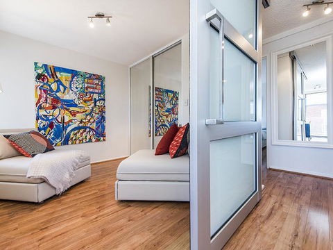 South Perth Deluxe Apartment - Accommodation Gladstone 8