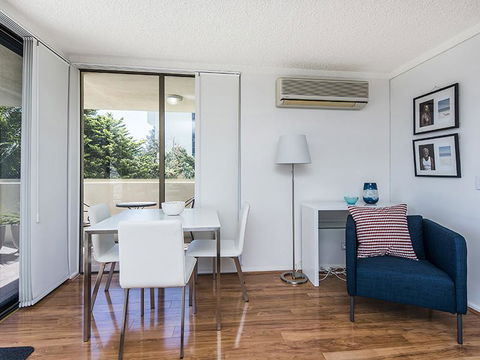 South Perth Deluxe Apartment - Accommodation Gladstone 9