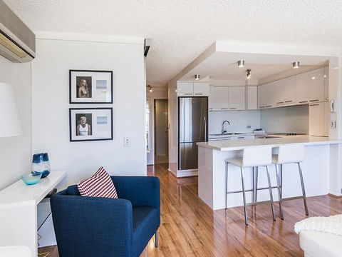 South Perth Deluxe Apartment - Accommodation Gladstone 2