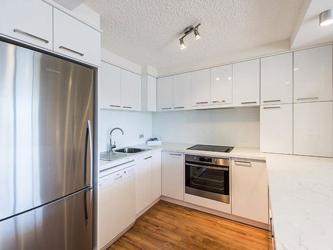 South Perth Deluxe Apartment - Accommodation Gladstone 12