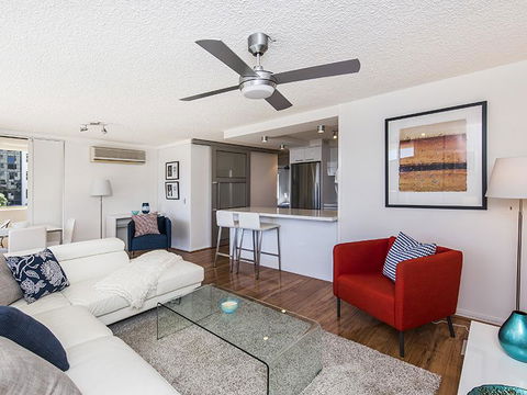South Perth Deluxe Apartment - Accommodation Gladstone 5