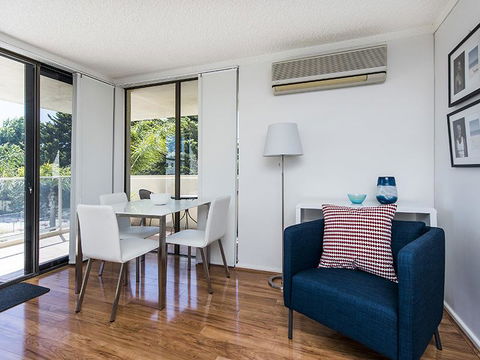 South Perth Deluxe Apartment - Accommodation Gladstone 16