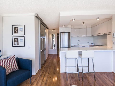 South Perth Deluxe Apartment - Accommodation Gladstone 7