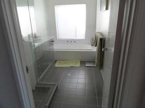 Acaciabnb - Accommodation Gladstone 6